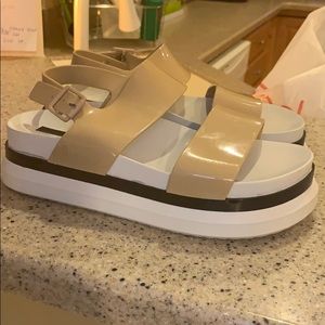 Melissa wedge Sandal